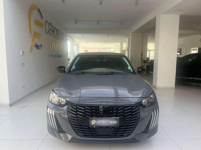Usata Peugeot 208 Allure 101 CV (74 kW) 2025 Nero pastello Utilitaria