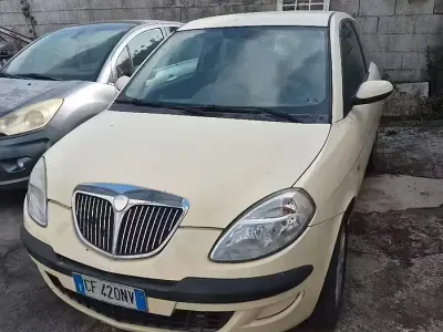 Begagnad Lancia Ypsilon