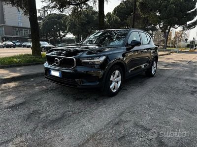 Usata Volvo XC40 Momentum 129 CV (94 kW) 2020 Nero SUV
