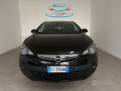 Usata Opel Astra GTC Cosmo 180 CV (132 kW) 2011 Nero Utilitaria