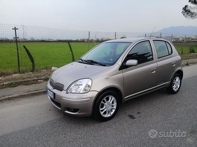 Usata Toyota Yaris 74 CV (54 kW) 2005 Nero Berlina