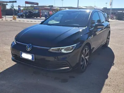 Usata VW Golf VIII 116 CV (85 kW) 2022 Berlina