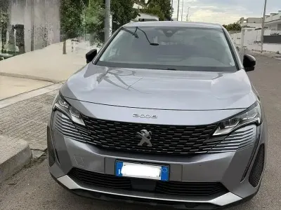 Usata Peugeot 3008 131 CV (96 kW) 2022 SUV