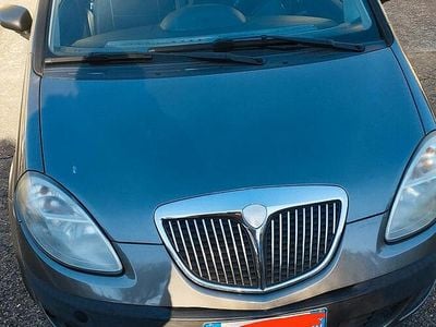 Usata 2005 Lancia Musa Monovolume | 2500 € (Buon prezzo)