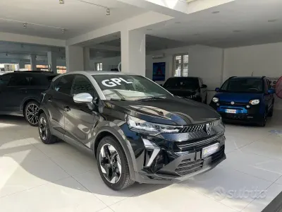 Nuova Renault Captur Techno 101 CV (74 kW) 2026 Grigio SUV
