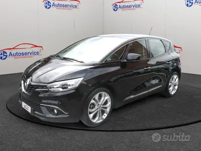 Usado Renault Scénic IV Bose Edition 110 CV (80 kW) 2017 Negro Monovolumen