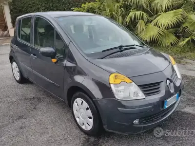 Käytetty Renault Modus 85 HP (62 kW) 2006 Tila-auto
