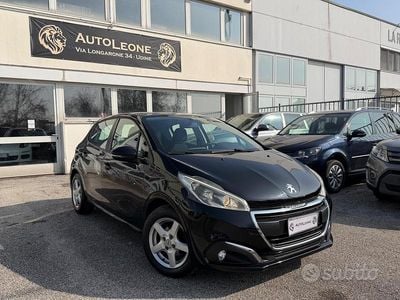 Usata Peugeot 208 Active 68 CV (50 kW) 2015 Nero Utilitaria