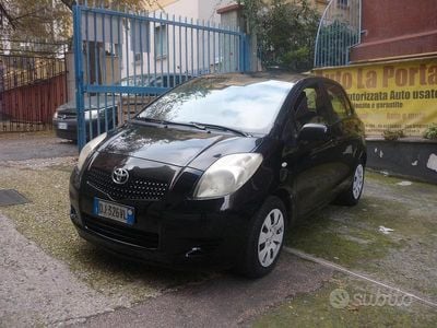 Usata Toyota Yaris Sol 69 CV (50 kW) 2008 Nero Utilitaria
