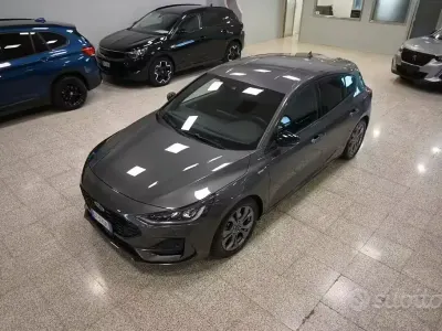 Usata Ford Focus ST 115 CV (84 kW) 2024 Grigio Berlina
