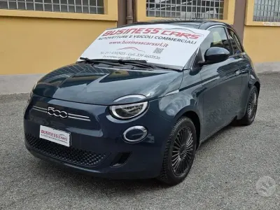 Usata Fiat 500e Business 42 kW (58 CV) 2020 Blu metallo Berlina