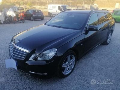 Usata Mercedes E220 Avantgarde 170 CV (125 kW) 2012 Nero Station wagon