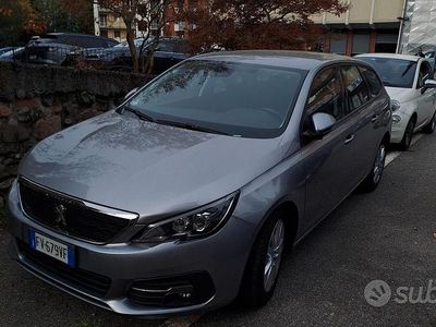 Occasion Peugeot 308 SW 102 ch (75 kW) 2019 Gris Break