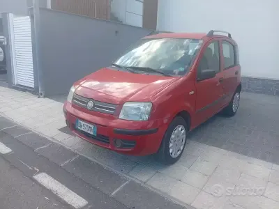 Usata Fiat Panda Active 69 CV (50 kW) 2011 Rosso Utilitaria