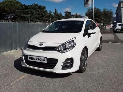 Usata Kia Rio 90 CV (66 kW) 2015 Bianco Berlina