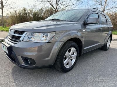 Usata Fiat Freemont 140 CV (102 kW) 2012 Grigio SUV