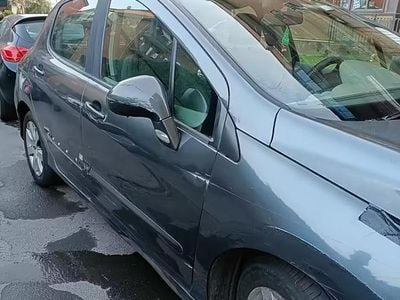Occasion Peugeot 308 90 ch (66 kW) 2007 Gris Citadine