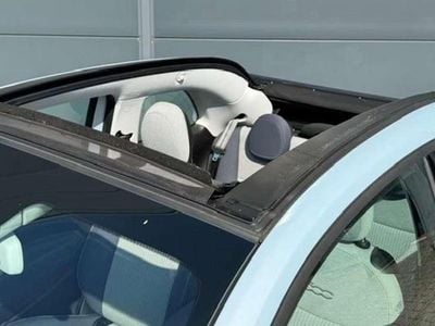 Begagnad Fiat 500C 69 HK (50 kW) 2022 Blå Cab