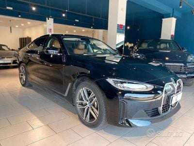 Begagnad BMW i4 Sport Line 250 kW (340 HK) 2023 Svart Sedan