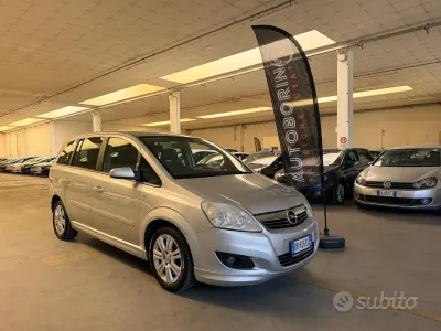 Usata Opel Zafira Cosmo 94 CV (69 kW) 2008 Grigio Monovolume