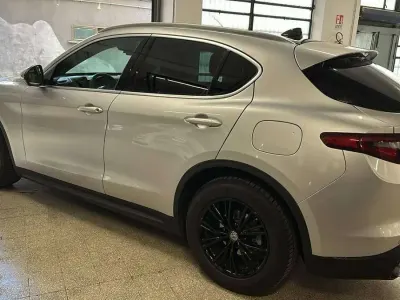 Usata Alfa Romeo Stelvio Executive 190 CV (139 kW) 2019 Argento SUV