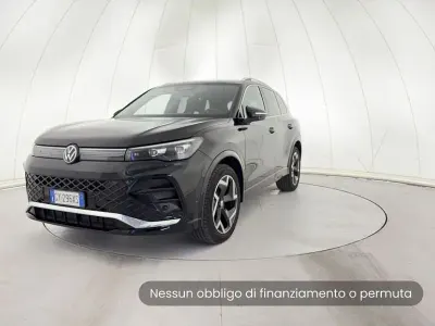 Usata VW Tiguan R-line 150 CV (110 kW) 2025 Nero SUV