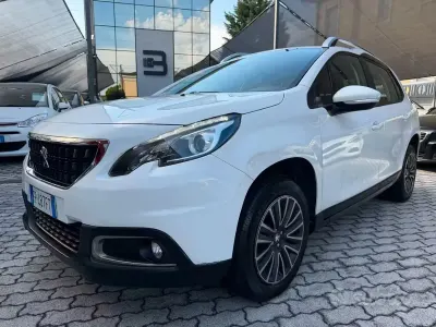 Usata Peugeot 2008 Active 82 CV (60 kW) 2018 Bianco SUV