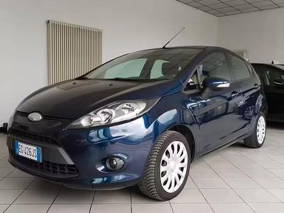 Begagnad Ford Fiesta Titanium 96 HK (70 kW) 2011 Blå Sedan