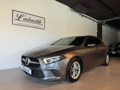 Usata Mercedes A180 116 CV (85 kW) 2019 Grigio Berlina
