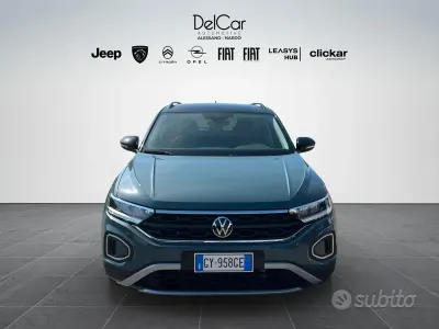 Usata VW T-Roc Life 116 CV (85 kW) 2025 Verde SUV