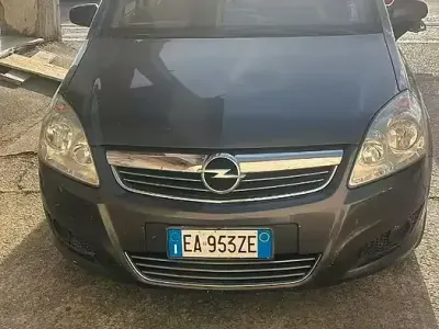 Usata Opel Zafira 150 CV (110 kW) 2010 Grigio Monovolume