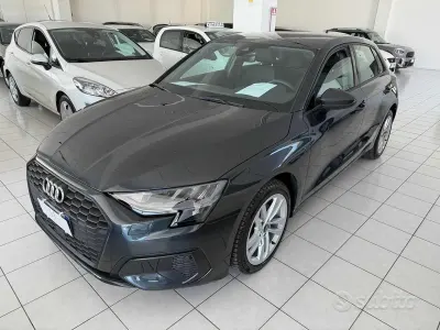 Begagnad Audi A3 Business 116 HK (85 kW) 2021 Grå Sedan