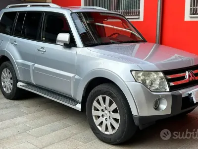 Usata Mitsubishi Pajero Instyle 170 CV (125 kW) 2008 Grigio SUV