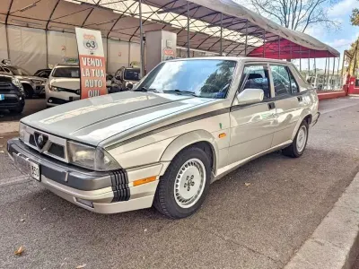 Usata Alfa Romeo 75 Quadrifoglio Verde 165 CV (121 kW) 1991 Argento Berlina