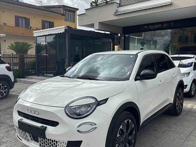 Usata Fiat 600 110 CV (80 kW) 2025 Bianco SUV