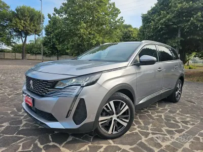 Usata Peugeot 5008 Allure 131 CV (96 kW) 2021 Grigio SUV