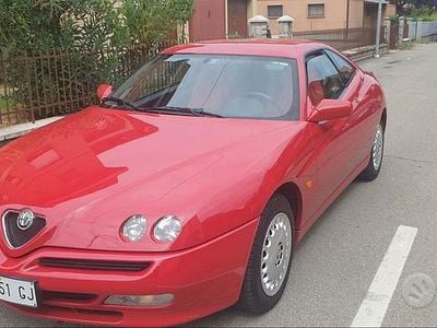 Usata Alfa Romeo GTV 144 CV (105 kW) 1998 Rosso Coupé