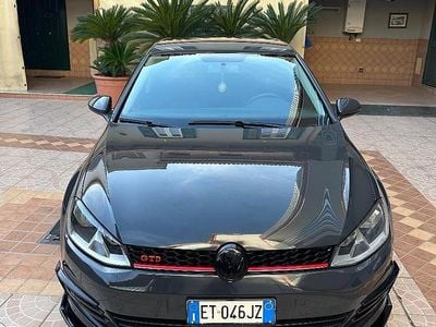 Usata 2014 VW Golf VII Berlina | 8999 € (Buon prezzo)