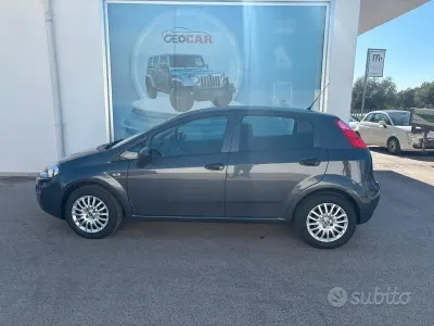 Usata Fiat Punto Lounge 69 CV (50 kW) 2015 Grigio Utilitaria
