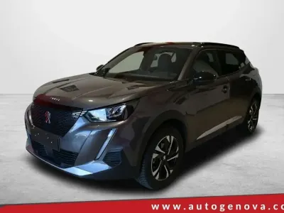 Usata Peugeot 2008 Allure 101 CV (74 kW) 2023 Grigio SUV