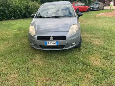 Usata Fiat Grande Punto 77 CV (56 kW) 2010 Grigio Utilitaria