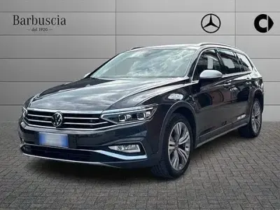 Usata VW Passat Alltrack 200 CV (147 kW) 2023 Grigio Station wagon
