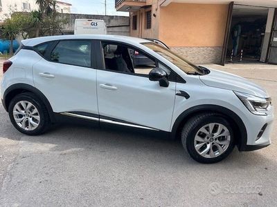Usata Renault Captur Business 101 CV (74 kW) 2021 Bianco SUV