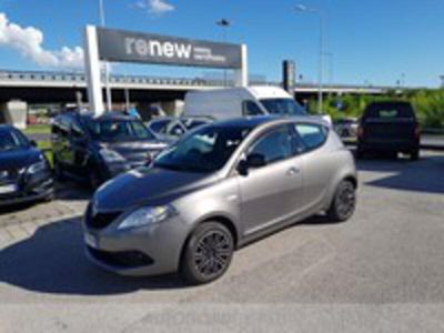 Usata Lancia Ypsilon Gold 70 CV (51 kW) 2020 Grigio Utilitaria