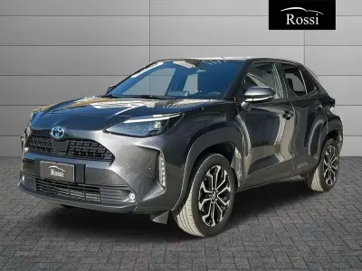 Usata Toyota Yaris Cross Active 92 CV (67 kW) 2022 Grigio scuro metallizzato SUV