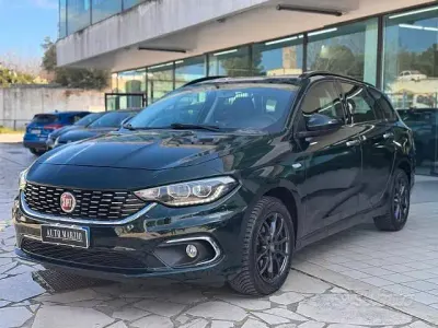 Usado Fiat Tipo Lounge 120 HP (88 kW) 2019 Verde Carrinha