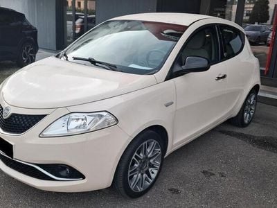Gebraucht Lancia Ypsilon Platinum 69 PS (50 kW) 2016 Beige Kleinwagen