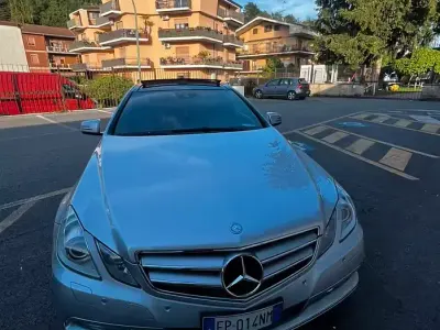 Usata Mercedes E220 170 CV (125 kW) 2013 Grigio Coupé