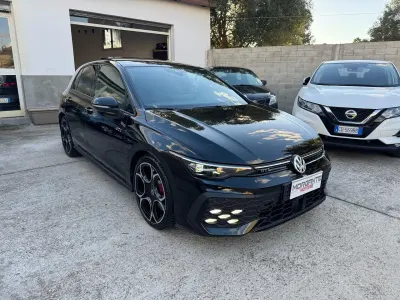 Begagnad VW Golf VIII GTI 265 HK (194 kW) 2024 Svart Sedan