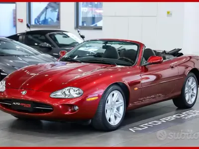 Usata Jaguar XK8 284 CV (208 kW) 1997 Carnival mc bordeaux Cabrio